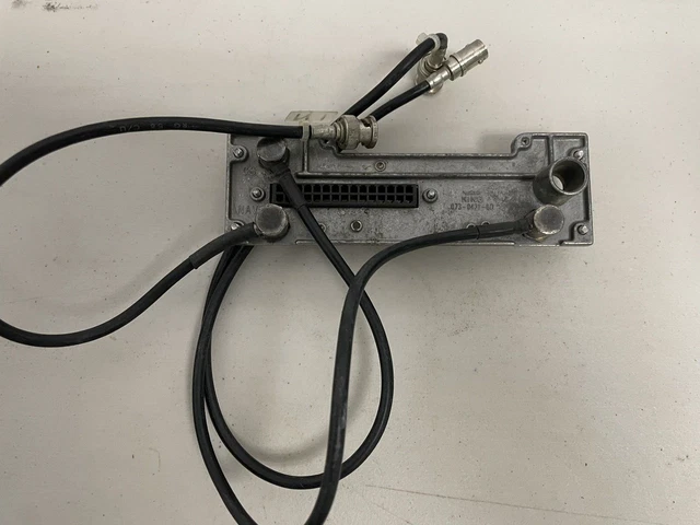 King Backplate 073-0431-00 for mounting tray from Beechcraft Baron with connecti