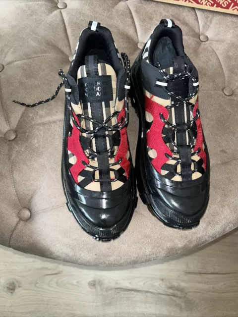 Burberry shoes size 8 hotsell