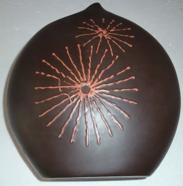 Superbe vase design à motifs de feux d'artifice orange dans le goût de Vallauris