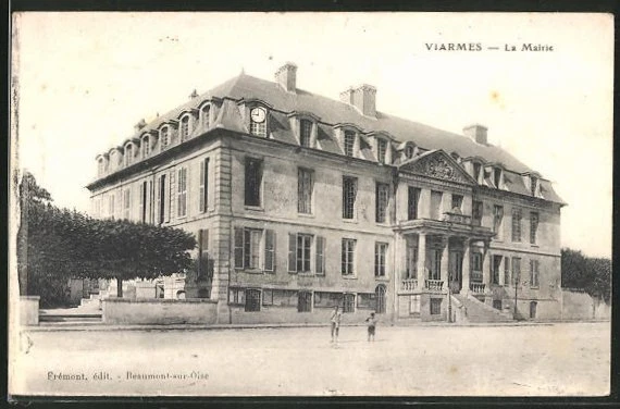 CPA Viarmes, La Mairie