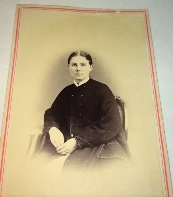 Antique American Civil War Era Victorian Fashion Young Woman Wisconsin CDV Photo