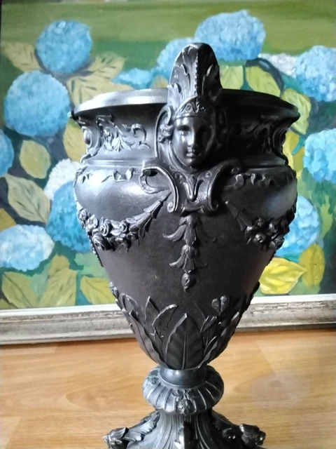 Vase Balustre en Régule décor personnages Antique période Napoléon III 9