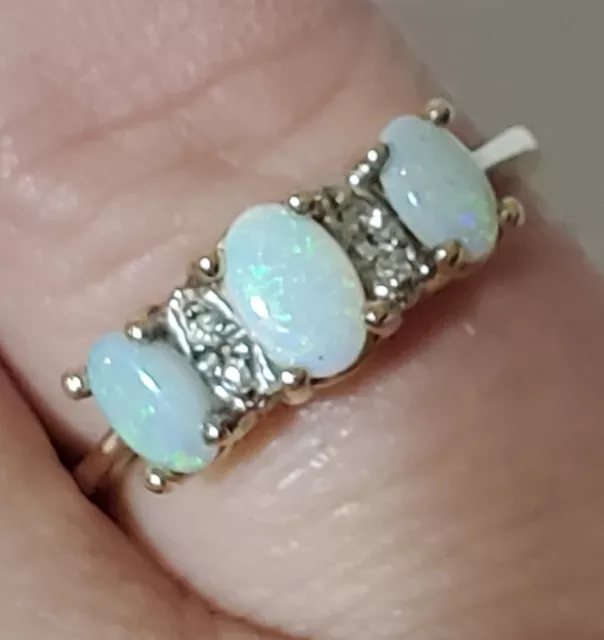 10k Opal & Accents Ring (2.3g). Size 7.25. Unbranded (OGJ2232)