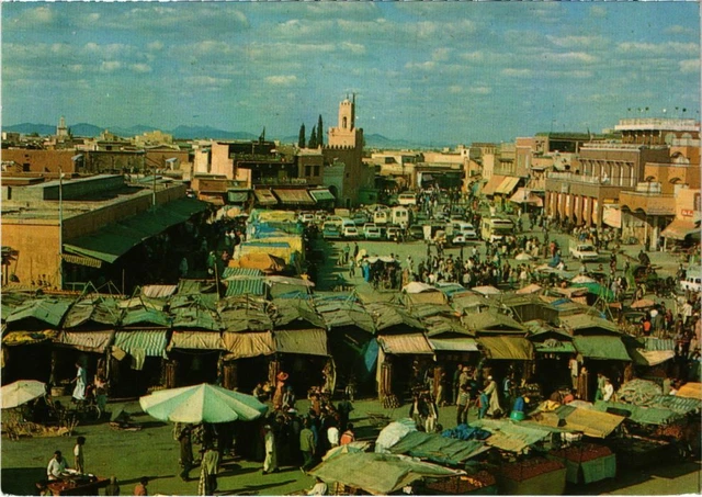 CPM AK MAROC Marrakech Place Jamaa El Fna (67428)
