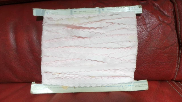 grand metrage de dentelle rose