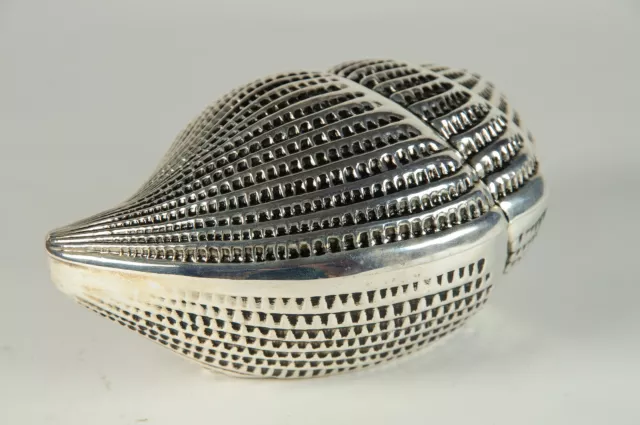 Vintage shell design silver trinket box