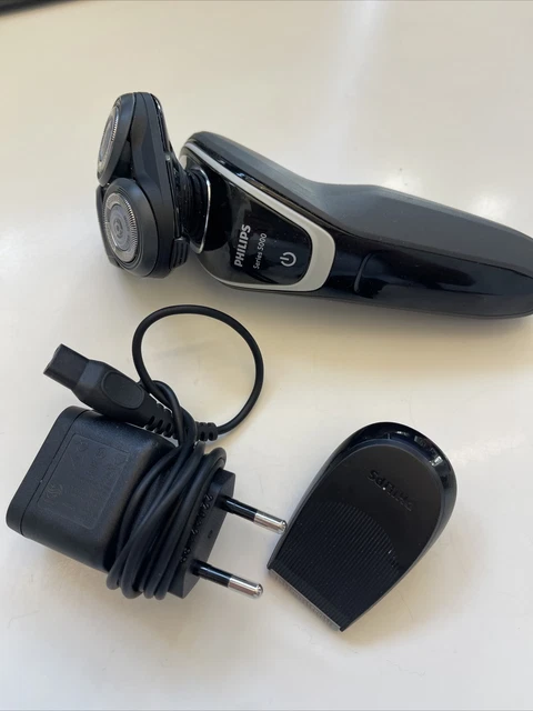 PHILIPS SERIES 5000 - Rasierer - gebraucht - mit Scheraufsatz und ...