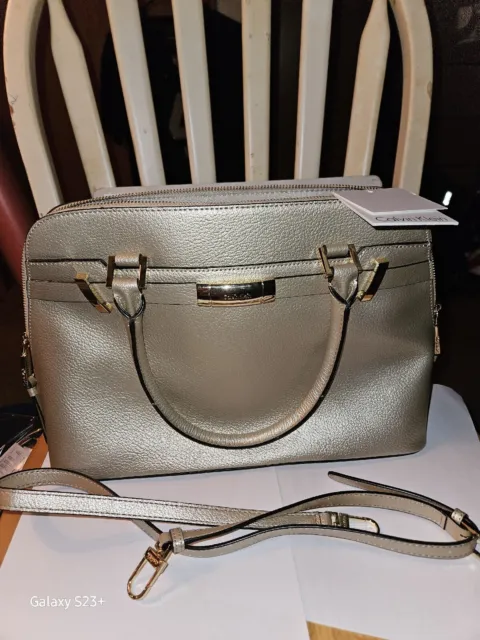 Calvinklien Purse 👛 Leather L-Brooke Beautiful  Purse Retail 228.00