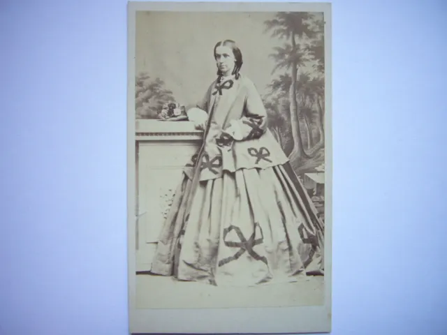CDV Photo Young Woman Crinoline Knotted Dress Fashion 1860 Nobility ID