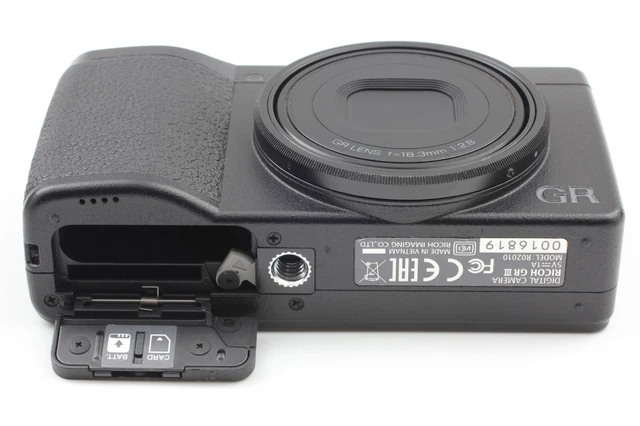 【MINT in BOX】 Ricoh GR III 24.2MP Compact Digital Camera Black From JAPAN 8