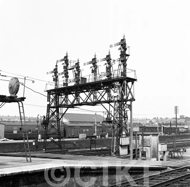 RAILWAY B/W Negative 6x6cm SR View Basingstoke station. £4.95 PicClick UK
