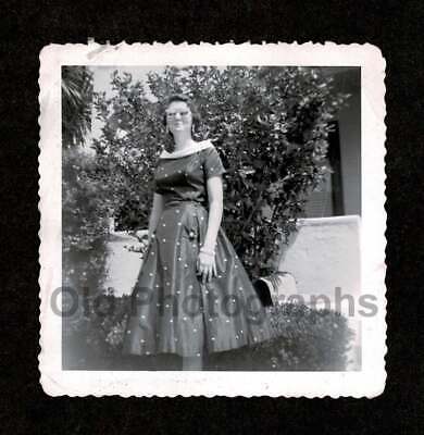 1950s YOUNG LADY PRETTY (PATSY) DRESS GLASSES OLD/VINTAGE PHOTO SNAPSHOT- F719