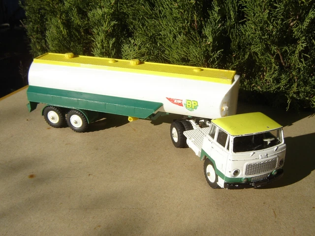 Camion Citerne Dinky Toys N°25D ESSOLUBE - Avant-guerre - Échelle 1:50 - France - RARE
