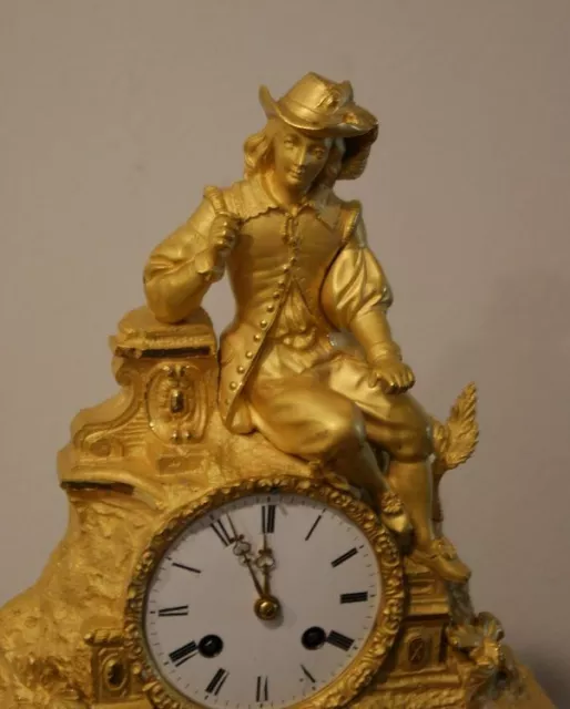 Antico orologio da tavolo francese stile Impero del 1800 in bronzo dorato 3