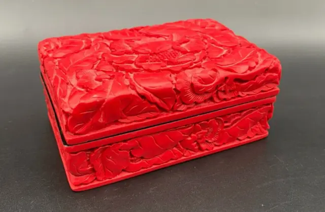 Antique Chinese Red Lacquer Cinnabar Trinket Box!