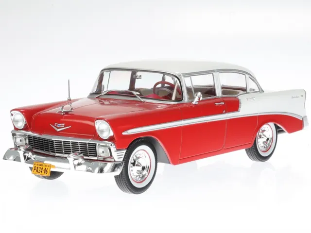 Chevrolet Bel Air sedan 1956 rot-white diecast model car 124121 Whitebox 1:24