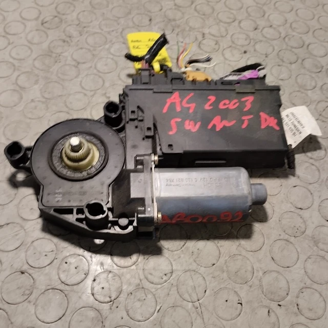 Lève-vitre Avant Droit Pour Audi A4 I Phase 1 – Réf. 8D0959802F, Occasion, Environ 207 000 Km