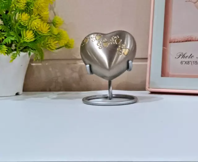 Heart Keepsake Urn Mini Cremation with Stand/Small Cremation Urns for Human Ashe