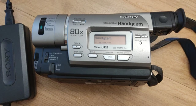 Camescope Sony Handycam HDR-CX230 – MiniDV – Zoom 800x – Avec Mallette – Occasion