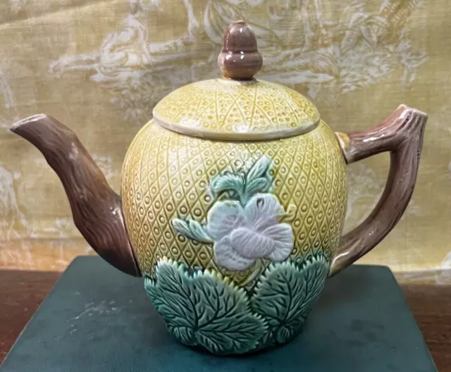 Antique Late 19th Century English Majolica Geranium Yellow Teapot Acorn Finial