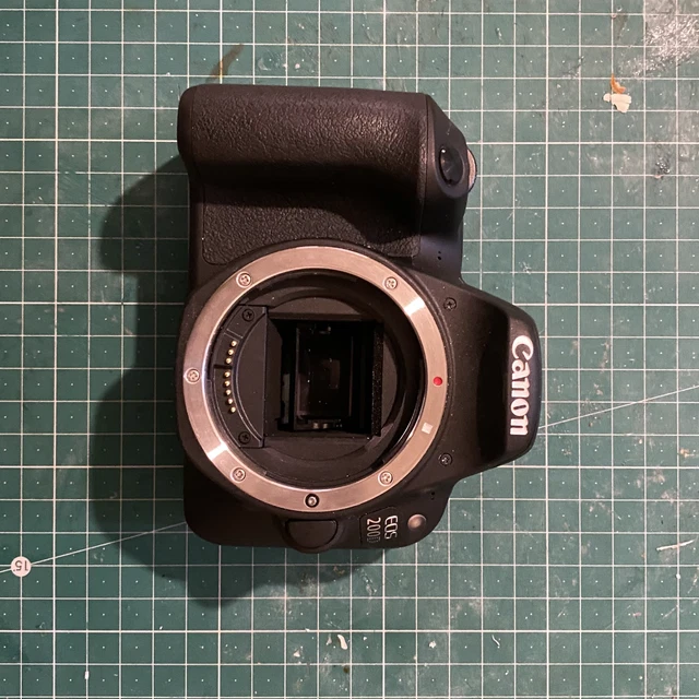 Repuestos o reparaciones para cámara Canon EOS 200D 24,2 MP (solo cuerpo)