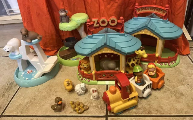 ELC Happyland Zoo with Buildings Figures and Animals Enclosures & Train VGC