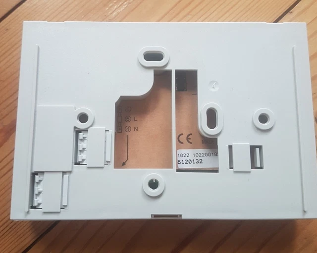 Thermostat THEBEN programmable digital RAMSES 812 top2 8120132 3