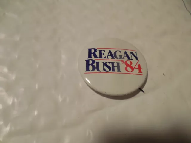 Presidential Ronald Reagan Pin Back Campaign George Bush 1984 President Button