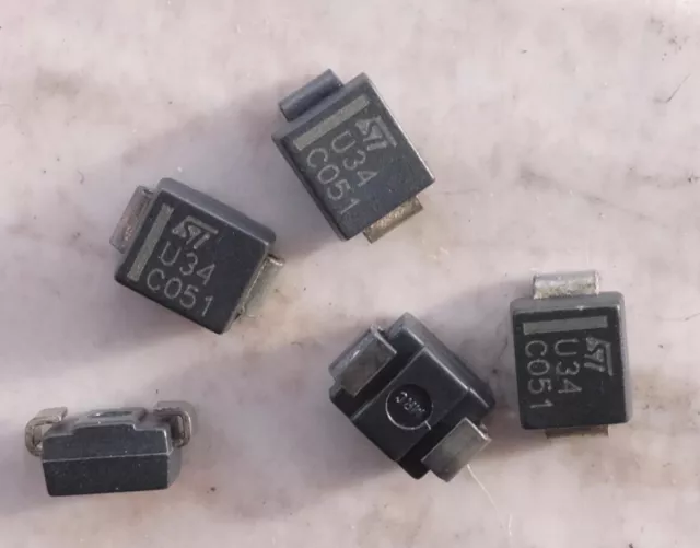 5x STMicroelectronics STPS340U Diode Schottky. Lot de 5.