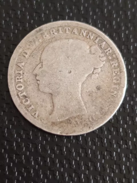 Pièce de monnaie Royaume-Uni : 3 pence 18??  victoria en argent