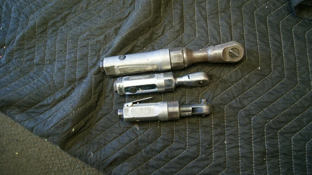 Lot of ( 3 ) air ratchets-2 blue point-1 mac 3