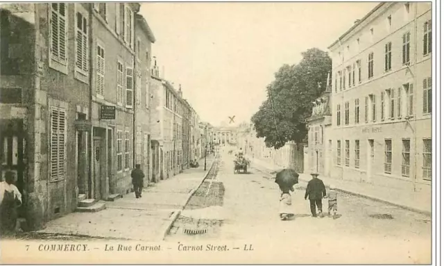 55.Commercy.la Rue Carnot.