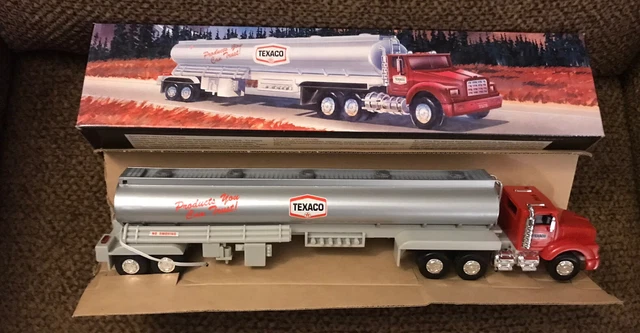 Texaco Toy Tanker Truck Lights & Sounds 1995 Edition 1975 Vintage