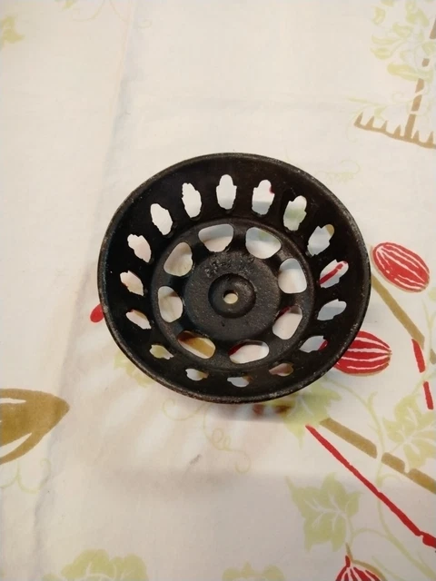 VTG CAST IRON FONT HOLDER CUP for VICTORIAN WALL BRACKET OIL LAMP Part 5"