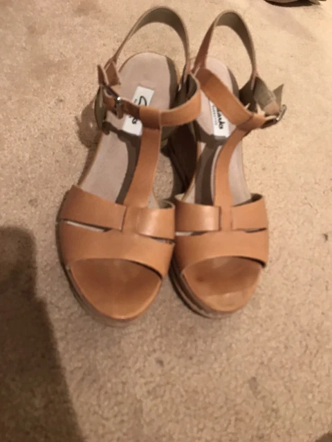 CLARKS NARRATIVE ORIANA Bess Ladies High Heel Buckle Up Cream