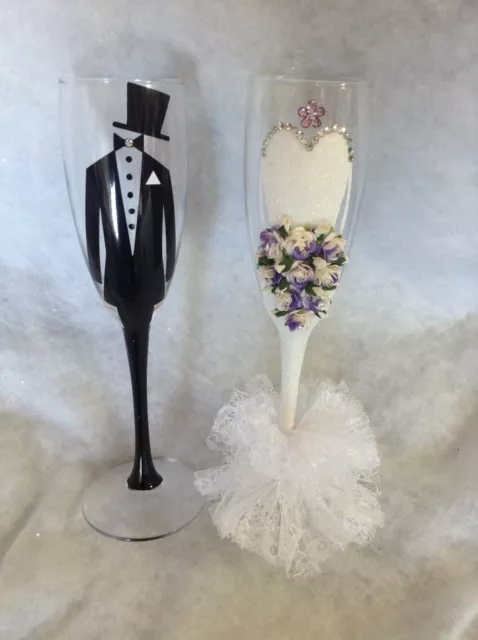 Gorgeous Bride And Groom Champagne Flutes/ Wedding Gift Idea