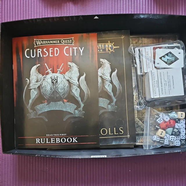 Warhammer Quest Cursed City - Boîte Sans Figurines (règles, Tuiles, Cartes, Dés, Etc.) - Occasion