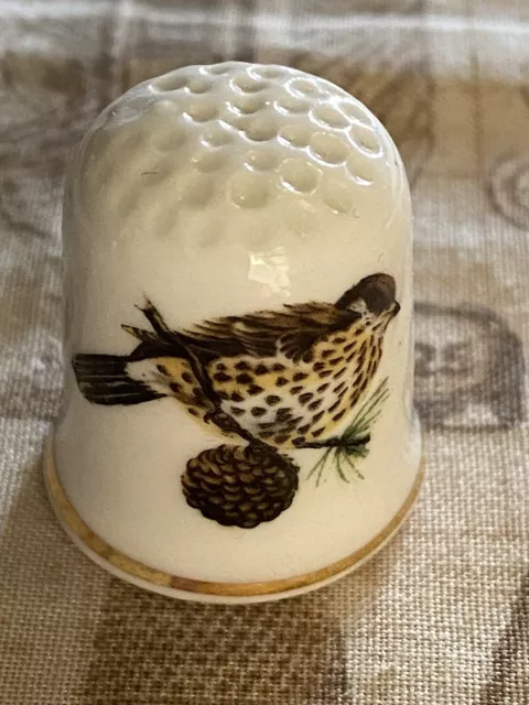 Porzellan Fingerhut von Ashleydale Vogel Thimble Porcelain De A Coudre