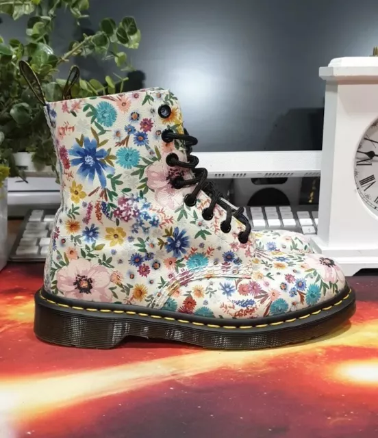 FANTASTIC DR MARTENS WL Wanderlust White Floral Boots Size UK 5