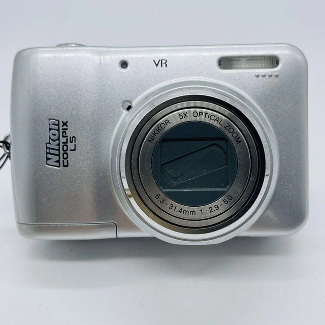 NIKON COOLPIX L5 Digital Camera Tested Compact Design AA Battery