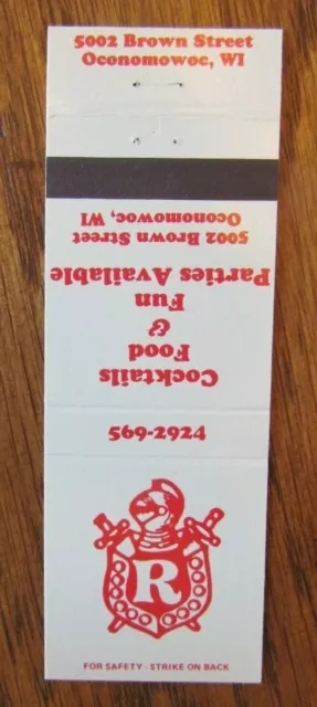 Knight On Matchbook Matchcover: Round Table (Oconomowoc, Wisconsin) -E13