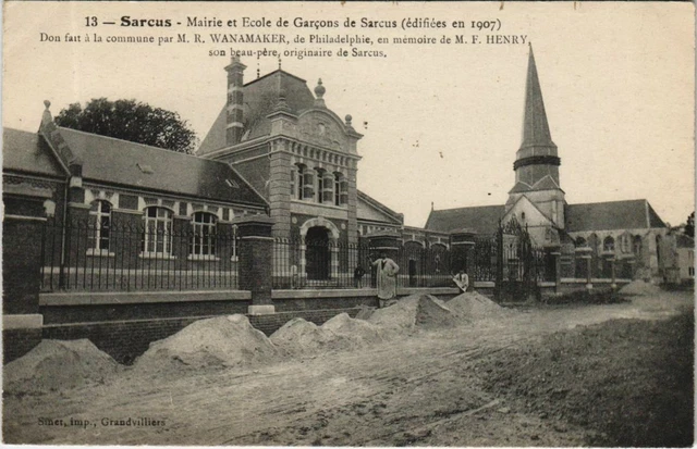 CPA SARCUS Town Hall and School of Boys of Sarcus (1207241)