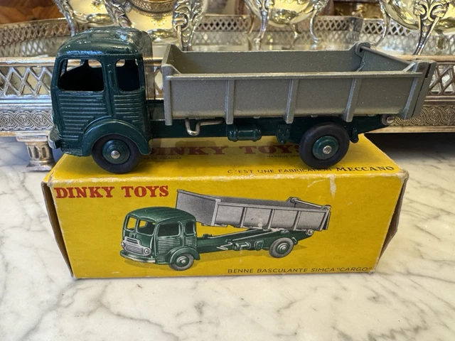 Porte droite pour Camion JRD Simca Cargo Jouet en Tôle Porte droite pour Camion JRD Simca Cargo Jouet en Tôle