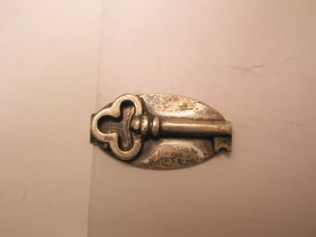 /Skeleton Key Vintage TINY SMALL Tie Bar Clip lock smith