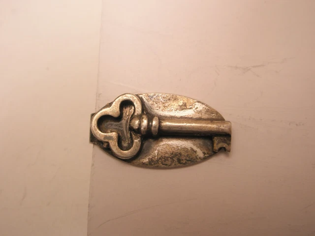 /Skeleton Key Vintage TINY SMALL Tie Bar Clip lock smith