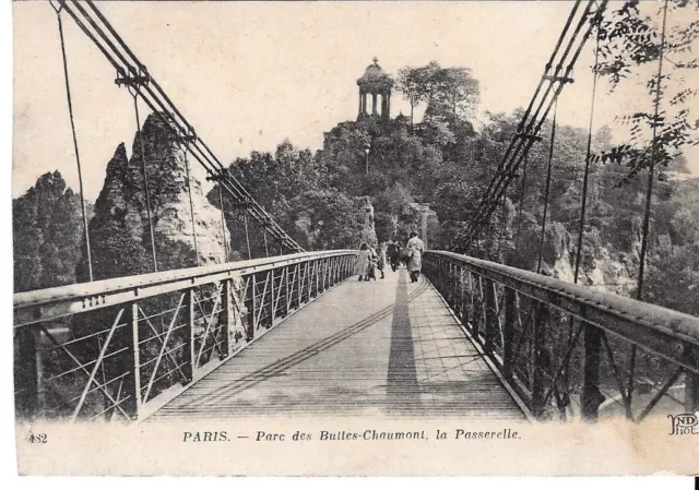 CPA. 75 - PARIS. Parc des Buttes-Chaumont, la Passerelle. REF 2268-52
