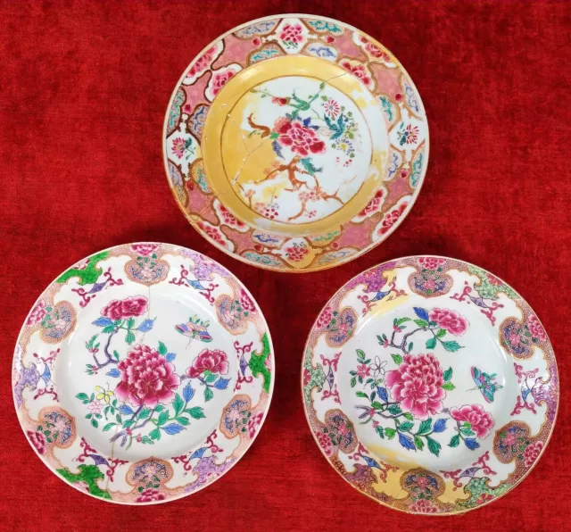 3 Assiettes Famille Rose. Porcelaine Chinoise Émaillée  Main. Chine. Xviiie-Xixe