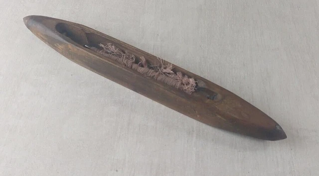 Ancienne Navette De Métier à Tisser – Longueur 36 Cm – Bois
