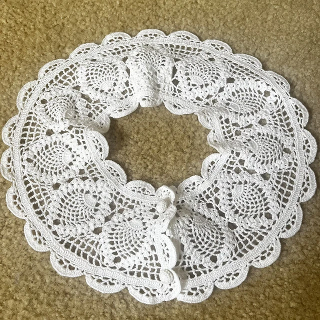 Vintage Crochet Lace Collar by Peking Handicrafts 100% Cotton Circular Buttons