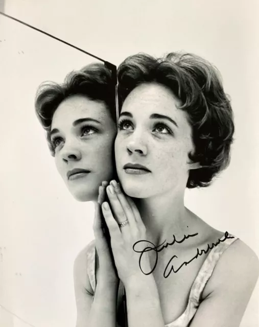 Rare Julie Andrews Hand-Signed Unusual Mirror Black & White 8 X 10 Photo!!